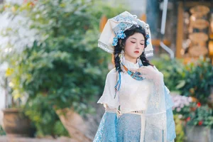 Ethereal Beauty of Xiao Lin: A Poetic Blend of Tradition and Modern Art-3