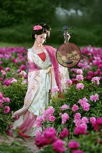 Elegant Floral Portraits with Li Zhi Xiao Ye: Romantic Peony Garden Aesthetic Vol.9113-4