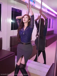 Elegant Portrait Photography: Jin Yun Xi Yuki in XiuRen No.10910 - A Stunning Collection of Stylish Aesthetic Fashion and Graceful Studio Poses-7