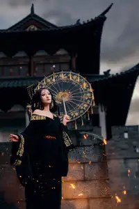 YiTuYu Vol.8704 Xiao Hong: Mysterious Traditional Beauty with Pipa by the Lake-8