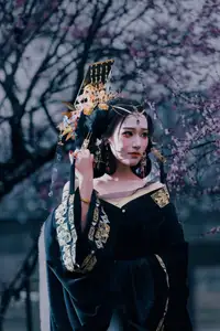 YiTuYu Vol.8704 Xiao Hong: Mysterious Traditional Beauty with Pipa by the Lake-7