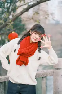 YiTuYu Vol.8562: Sai Xi Xi Li Ma Radiates Festive Charm in Warm Winter Style-0