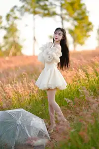Golden Hour Dream: Ethereal Beauty in White Amidst a Blooming Field-20