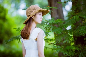 Serene Riverside Portraits: Yi Ping in YiTuYu Art Language Vol.9293 – Artistic Outdoor Photography and Natural Lifestyle Aesthetic-9