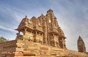 Discover Khajuraho Temple Complex: Marvel at Ancient India's Masterpiece of Architecture and Intricate Carvings-5