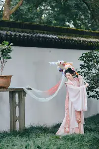 Jiao Tang Ma Qi Duo: Graceful Hanfu Beauty Amidst Spring Blossoms, YiTuYu Vol.8761-14