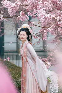 Jiao Tang Ma Qi Duo: Graceful Hanfu Beauty Amidst Spring Blossoms, YiTuYu Vol.8761-13