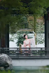 Jiao Tang Ma Qi Duo: Graceful Hanfu Beauty Amidst Spring Blossoms, YiTuYu Vol.8761-4