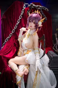 Coser Jiu Qi Miao as Granblue Fantasy Grea: Enchanting and Regal Cosplay Masterpiece-1