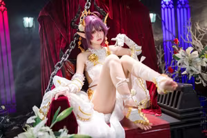 Coser Jiu Qi Miao as Granblue Fantasy Grea: Enchanting and Regal Cosplay Masterpiece-14