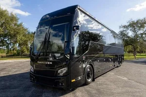 Inside the $2.5 Million Loki Prevost 2026: The Ultimate Luxury Motorhome Experience for High-End Travel and Sophisticated Mobile Living-8