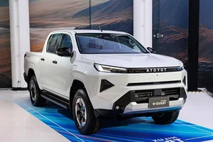 The All-Electric Toyota Hilux 2026: A Sustainable Icon for Modern Adventures-2