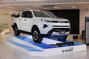 The All-Electric Toyota Hilux 2026: A Sustainable Icon for Modern Adventures-8