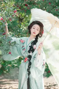 Ethereal Beauty: Xiao He's Grace in Classic Hanfu - YiTuYu Collection Vol.8729-10
