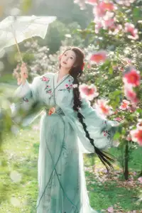 Ethereal Beauty: Xiao He's Grace in Classic Hanfu - YiTuYu Collection Vol.8729-12