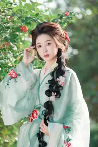 Ethereal Beauty: Xiao He's Grace in Classic Hanfu - YiTuYu Collection Vol.8729-4