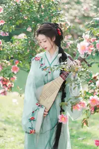 Ethereal Beauty: Xiao He's Grace in Classic Hanfu - YiTuYu Collection Vol.8729-22