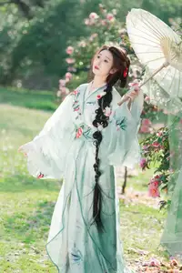 Ethereal Beauty: Xiao He's Grace in Classic Hanfu - YiTuYu Collection Vol.8729-17