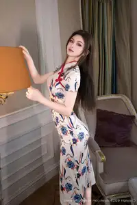 XiuRen No.10452: Can Bao's Captivating Elegance in a Modern Floral Cheongsam-1