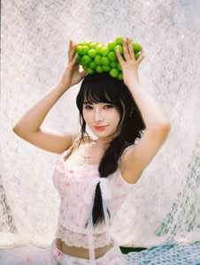 VGU No.143: A Gentle Beauty Embracing Summer Sun Fresh Youthfulness with Nature's Sweetness-4