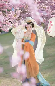 Qian Yue's Hanfu Elegance Amidst Cherry Blossoms: YiTuYu Vol.8674 Artistry-13
