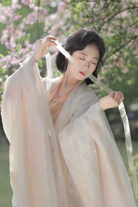Ethereal Hanfu Beauty at Qunyu Mountain - YiTuYu Vol.8979 Tie Tie-10