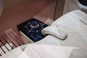 Mitsubishi Elevance: The Luxurious Electric SUV Redefining Adventure for Off-road Enthusiasts-9