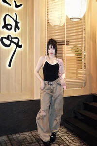 Chic & Bold: How Van Tiny Masterfully Redefines Modern Bodycon Fashion and Confidence-3