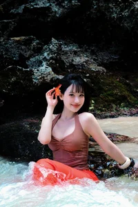 Chic & Bold: How Van Tiny Masterfully Redefines Modern Bodycon Fashion and Confidence-6