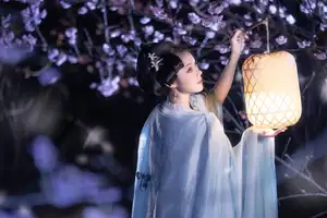 Discover the Ethereal Beauty of Qi Ni Si Mao in YiTuYu Vol.8623: An Asian Muse by Lantern Light-27