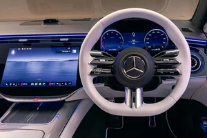 The New 2026 Mercedes-Benz S-Class Facelift: Redefining Luxury with 2,700 Upgrades and the Stunning MBUX Superscreen Display-4