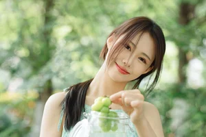 Sun-Kissed Mint Summer Aesthetics: Ka Bi for YiTuYu Art Language Vol.9302 Portrait Collection-1