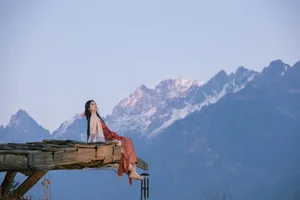 Artistic Portrait Photography Featuring Wan Jiang Ting: YiTuYu Art Language Vol.9215 – Elegant Aesthetic Visuals and Rouge-Inspired Beauty-10