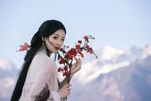 Artistic Portrait Photography Featuring Wan Jiang Ting: YiTuYu Art Language Vol.9215 – Elegant Aesthetic Visuals and Rouge-Inspired Beauty-2