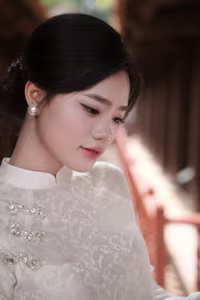 VGU No.65: Explore Vietnam's Traditional Beauty: Ao Dai Gracefully Meets Ancient Culture-3