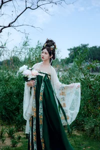 Sophisticated Portraiture of Pang Tou Yu: Dreaming of Rainy Jiangnan Aesthetics – YiTuYu Art Language Vol.9300 Collection-0