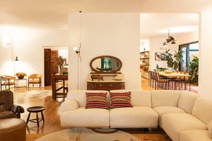 Stunning 600m2 Farmhouse Renovation: Blending Rustic Heritage with Modern Open-Plan Design and Natural Light-9