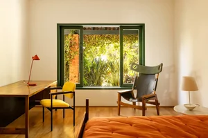 Stunning 600m2 Farmhouse Renovation: Blending Rustic Heritage with Modern Open-Plan Design and Natural Light-5