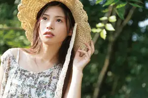 YiTuYu Art Language Vol.8682: Kun Kun Bu Kun Le's Fresh & Pure Beauty-2