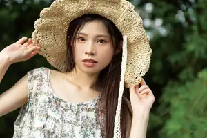 YiTuYu Art Language Vol.8682: Kun Kun Bu Kun Le's Fresh & Pure Beauty-22