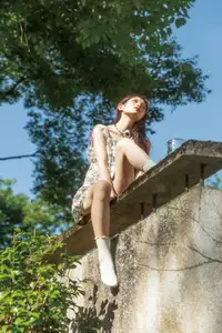 YiTuYu Art Language Vol.8682: Kun Kun Bu Kun Le's Fresh & Pure Beauty-8