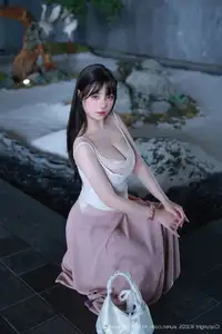 Ruan Qing (XiuRen No.10746): Irresistible Elegance & Allure Unveiled-3