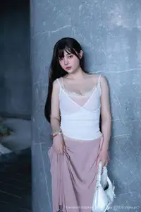 Ruan Qing (XiuRen No.10746): Irresistible Elegance & Allure Unveiled-26