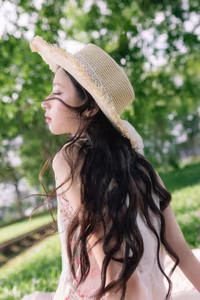 XVG No.27: Elegant Summer Girl Portrait Amidst Green Nature - Captivating Natural Beauty-4