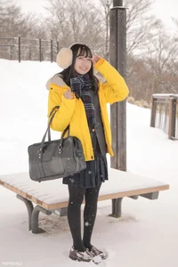 Elegant Portrait Photography Featuring Yui Iruma: A Glimpse into LOVEPOP Photoset 22 and Contemporary Japanese Lifestyle Fashion Trends-12