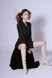 Elegant Portrait Photography: YiTuYu Art Language Vol.9100 Featuring Model Xue Xue - A Stunning 25-Piece Visual Collection-7