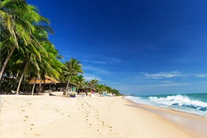 Discover the Magic of Mui Ne: A Guide to Vietnam’s Coastal Paradise Featuring Stunning Sand Dunes, Pristine Beaches, and Luxury Seaside Resorts-7
