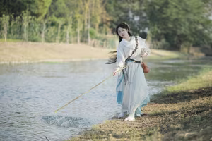 YiTuYu Vol.8273: Chun Yu – Ethereal Wuxia Beauty and Serene Warrior at Sunset-9