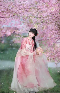 Ethereal Elegance: Xiao Wang Sui Bin Bin in New Collection-7