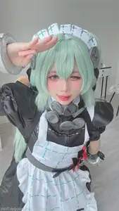 Coser PoppaChan - Corin: Captivating Green-Haired Maid Cosplay Unveiled-0